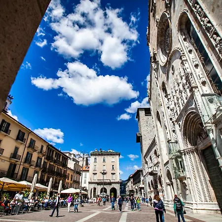 Piazzaroma23 * Комо